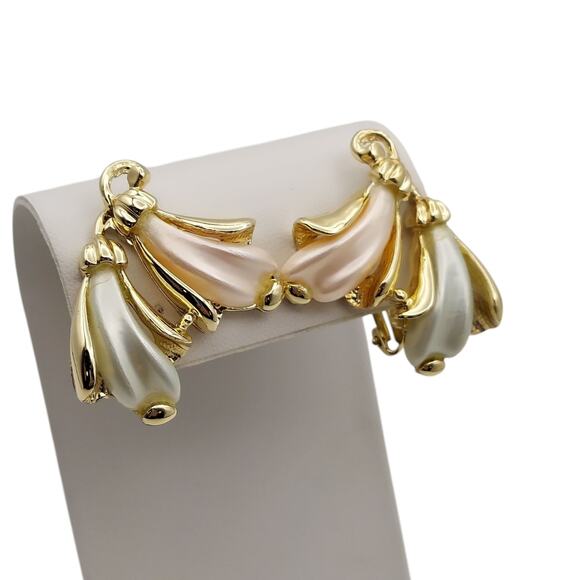 Pastel Pink & Seafoam Green Necklace & Clip Earrings Set Molded Plastic Lucite - Picture 6 of 16